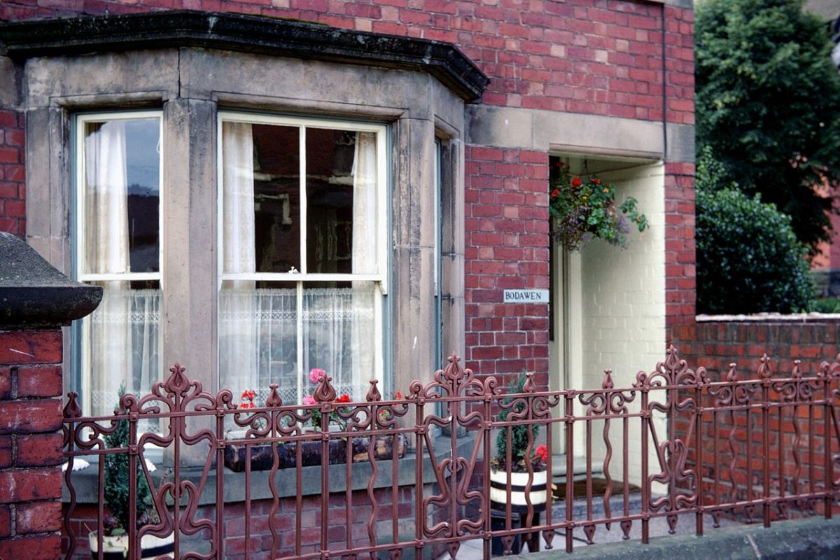 bow-window