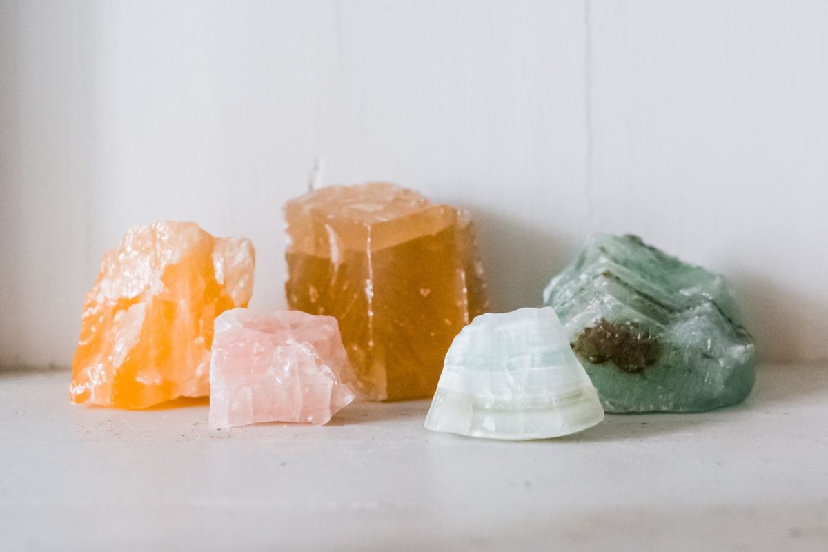 color range of calcite