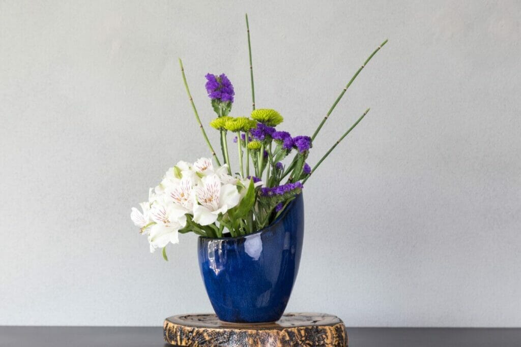 Les adeptes et les praticiens de l'Ikebana (Kadō)