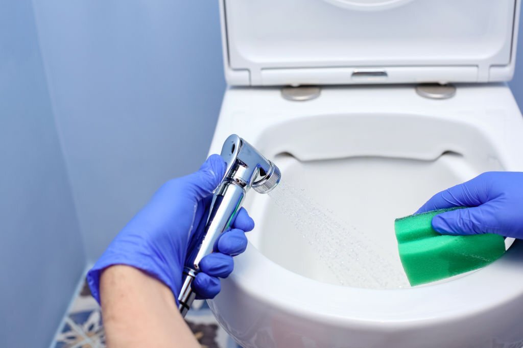 Plus d'Éclat : Découvrez des Conseils Supplémentaires pour Mettre en Œuvre l'Astuce Ultime et Obtenir des Toilettes Étincelantes et Impeccables
