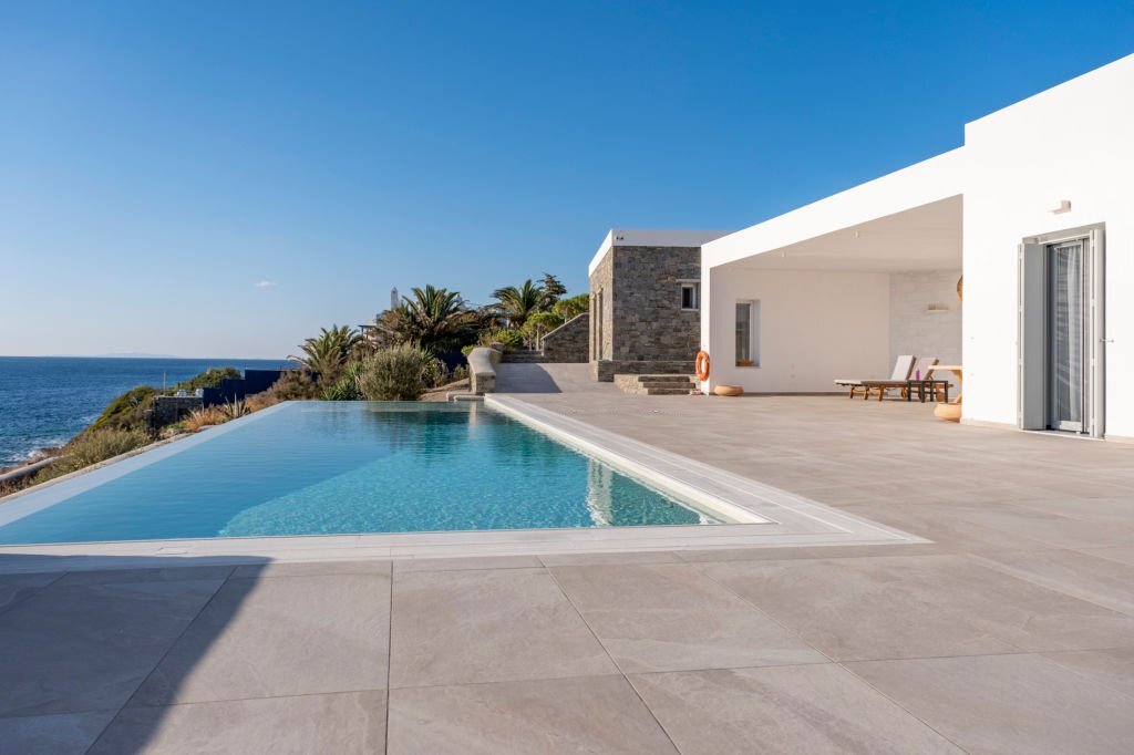 Économies Substantielles : Découvrez les Astuces Peu Connues pour Réduire ou Éviter les Taxes Liées à Votre Piscine, en Maximisant Votre Budget et en Profiter Pleinement de Votre Aménagement Extérieur