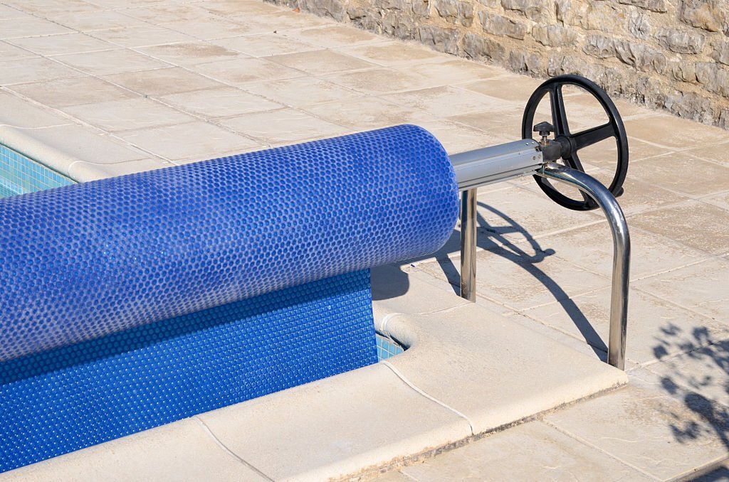 Température Confortable : Découvrez Différentes Méthodes de Chauffage de Piscine pour Profiter d'une Eau Agréablement Chaude et Prolonger la Saison de Baignade
