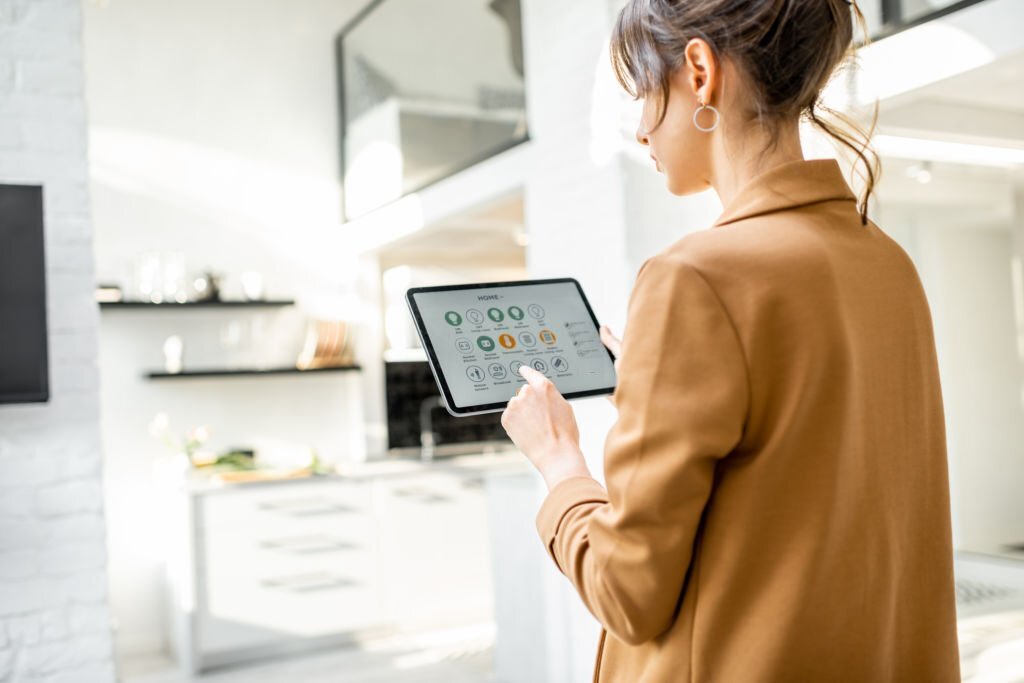 Une cuisine contemporaine avec un design élégant.