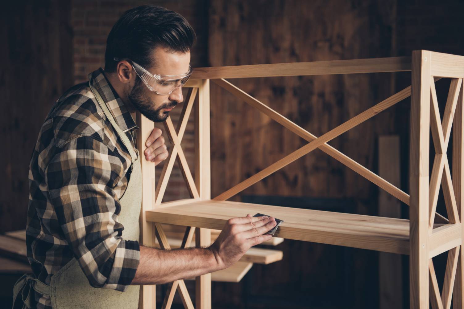 Ponceuse bande bricolage travaux bricoler rénover matériel outils équipements accessoires polir