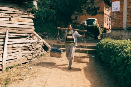 découvrez notre gamme de cabanes de jardin pour se conformer à la réglementation sur les abris de jardin.