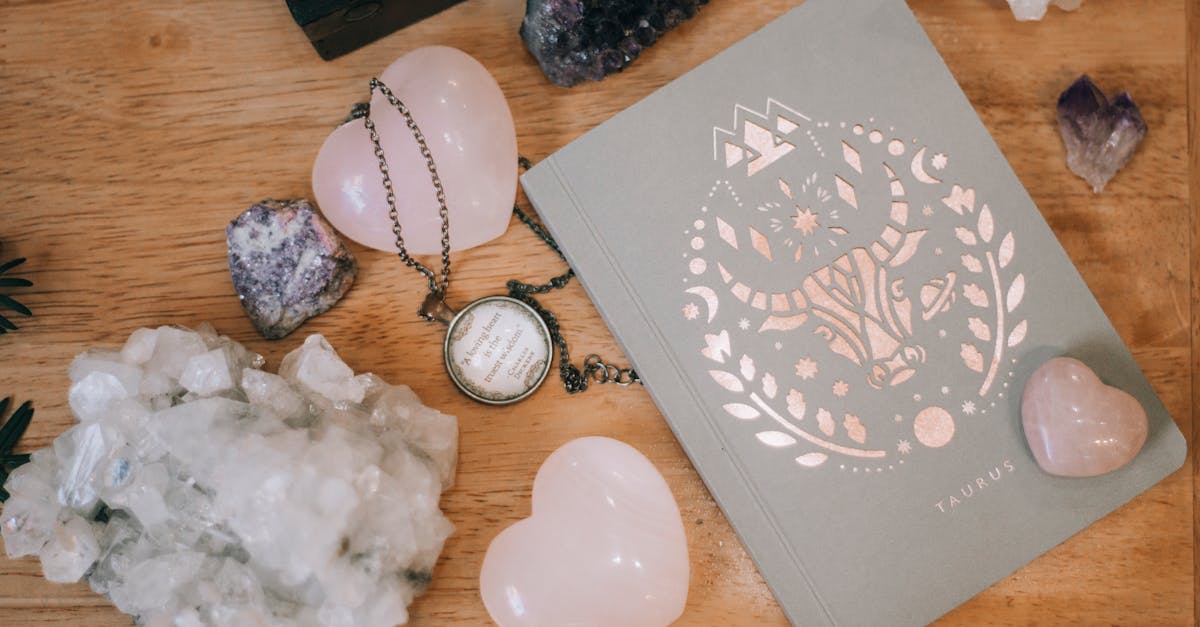 découvrez notre sélection de décorations mystiques qui apporteront une touche envoûtante à votre intérieur. explorez des objets uniques inspirés par la magie et l'ésotérisme pour créer une atmosphère captivante et spirituelle dans votre maison.