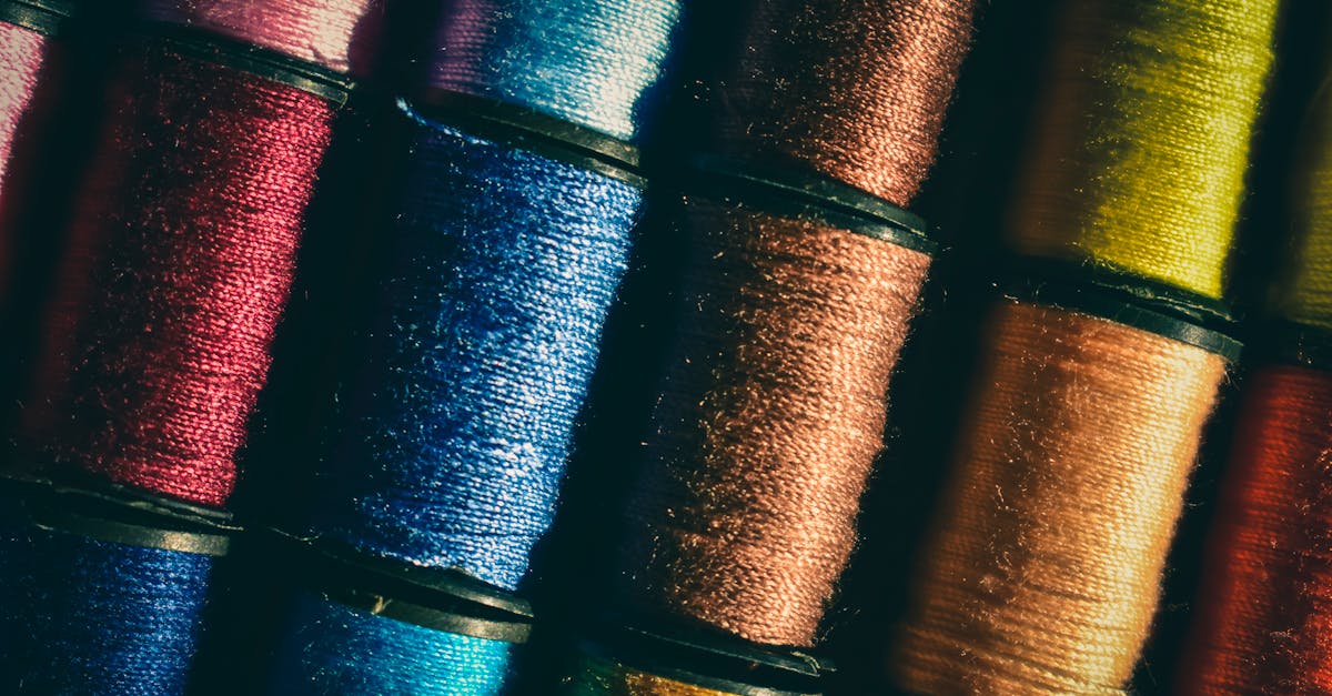 découvrez l'art fascinant de la broderie, une technique artisanale qui embellit tissus et vêtements grâce à des motifs uniques et colorés. apprenez les bases, les différents styles et trouvez l'inspiration pour vos projets créatifs.