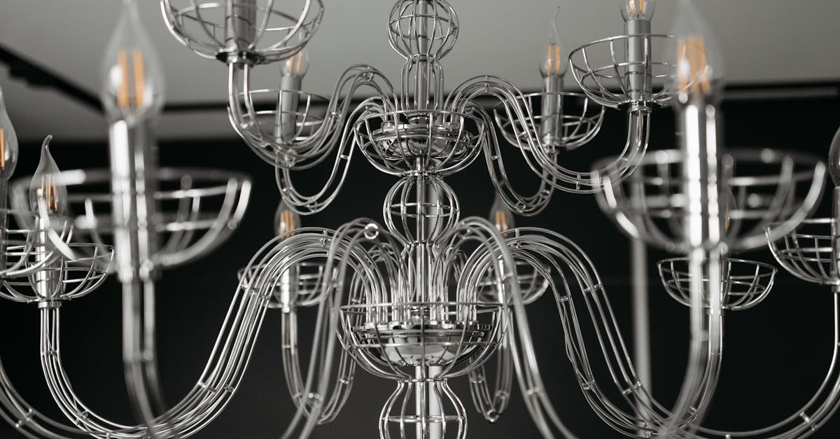 découvrez notre large sélection d'ampoules pour tous vos besoins d'éclairage. que ce soit pour votre maison, votre bureau ou vos projets de bricolage, nous vous proposons des ampoules led, halogènes et classiques qui allient efficacité énergétique et design. éclairez votre quotidien avec style !