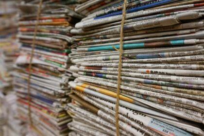 découvrez le monde fascinant de l'upcycling, une pratique éco-responsable qui transforme les déchets en objets de valeur. apprenez comment donner une seconde vie à vos vieux matériaux, réduire votre empreinte écologique et créer des pièces uniques pour votre maison.