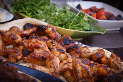 découvrez les meilleures astuces et recettes pour réussir votre barbecue, des techniques de cuisson aux marinades savoureuses. préparez-vous à régaler vos convives lors de vos soirées grillades!