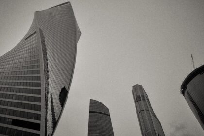 découvrez l'évolution esthétique à travers les époques, explorant les tendances artistiques, les mouvements culturels et les transformations visuelles qui définissent notre perception de la beauté et de l'art.