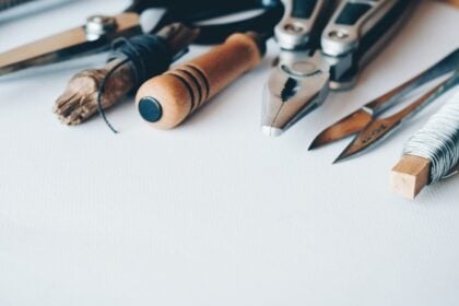 découvrez notre guide diy complet pour réaliser des projets créatifs chez vous ! apprenez à créer des objets décoratifs, des meubles personnalisés et bien plus encore avec des techniques simples et des matériaux accessibles. laissez libre cours à votre imagination et faites de votre intérieur un espace unique.