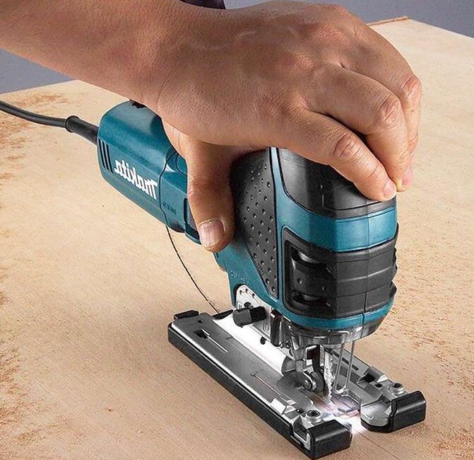 Scie sauteuse Racetools